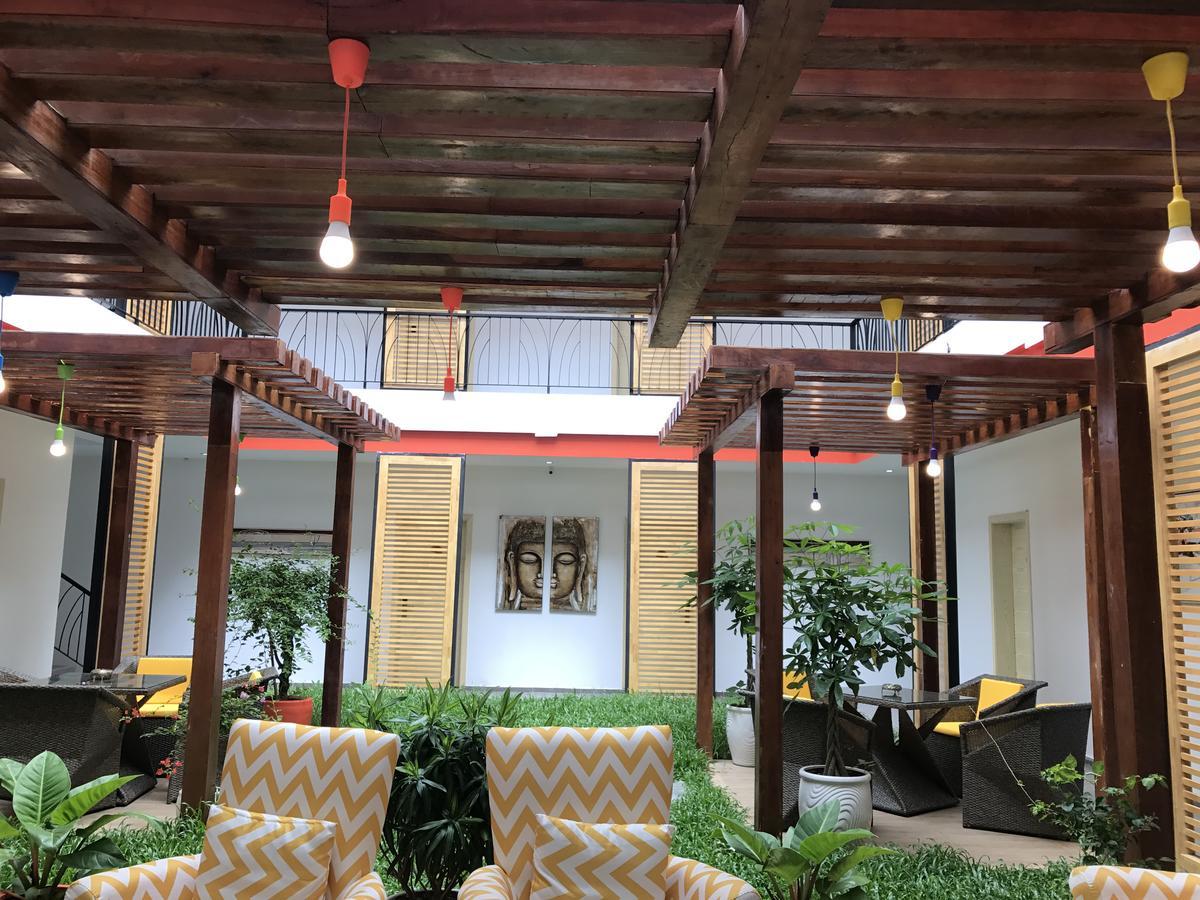 Benny'S City Hotel Sihanoukville Exterior photo