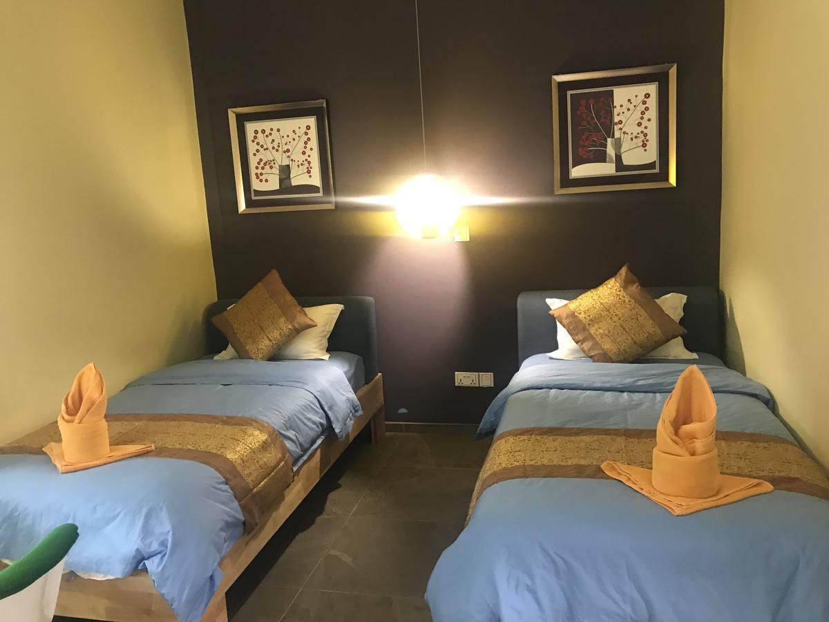Benny'S City Hotel Sihanoukville Exterior photo